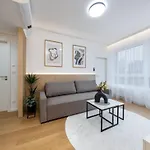 Stylish Metodova - Mall &parking Apartment