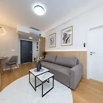 Stylish Metodova - Mall &parking *