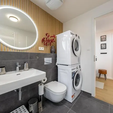 Stylish Metodova - Mall &parking