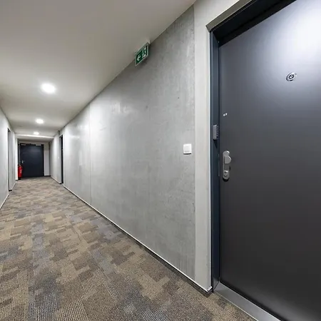 Stylish Metodova - Mall &parking براتسيلافا