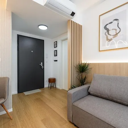 Stylish Metodova - Mall &parking *